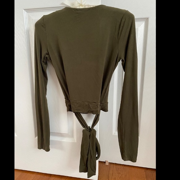 Forever 21 Top - Picture 2 of 2